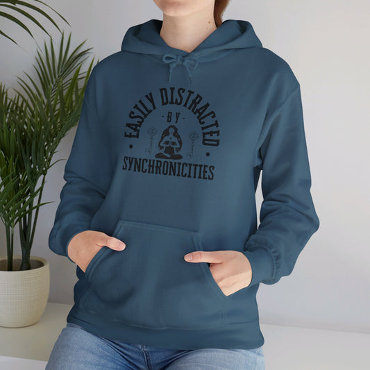 EASILY DISTRACTED - Unisex Heavy Blend™ Hooded Sweatshirt