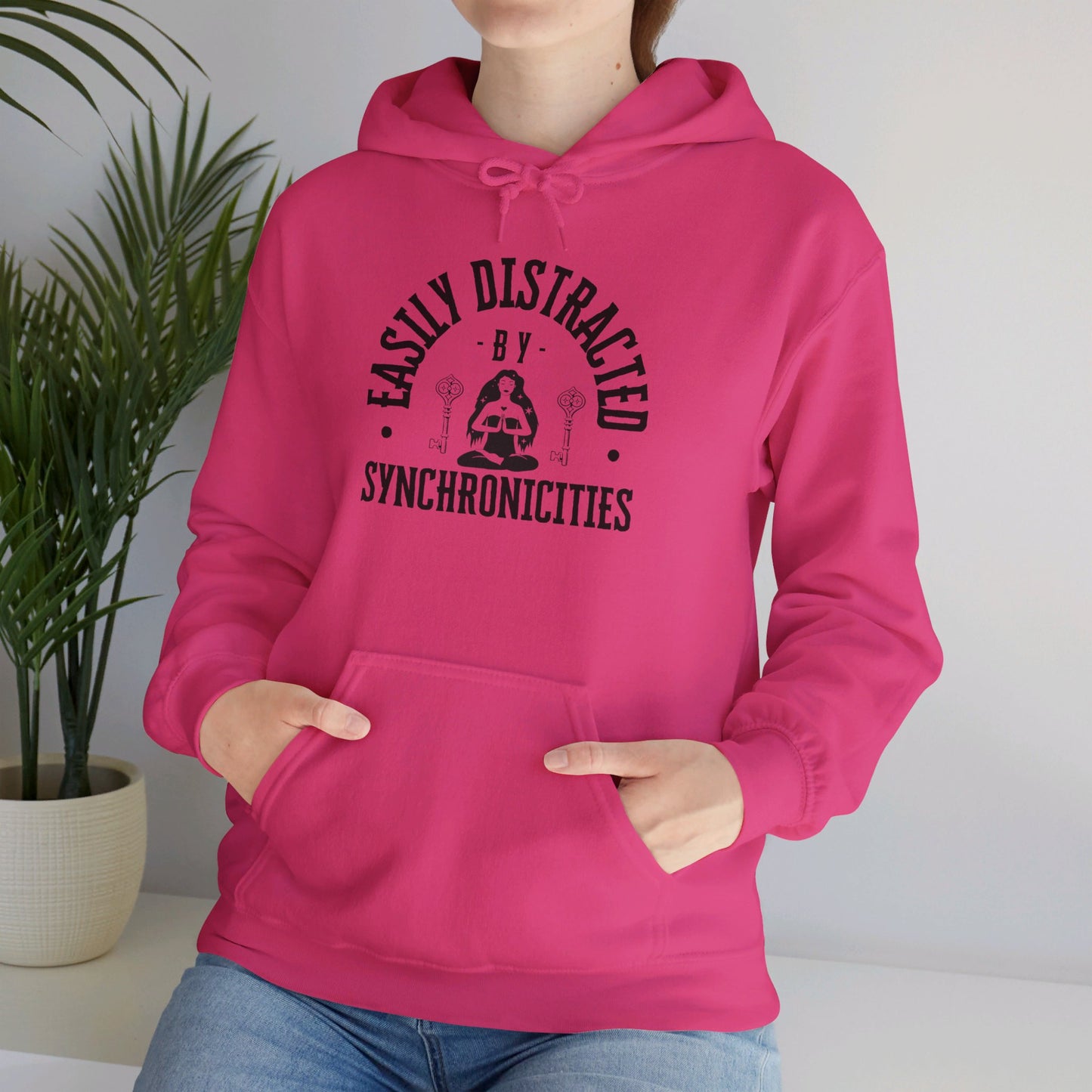 EASILY DISTRACTED - Unisex Heavy Blend™ Hooded Sweatshirt